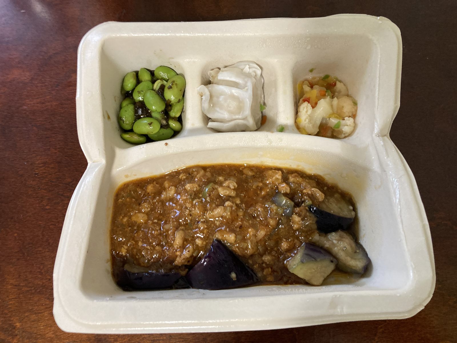 ナッシュ たっぷり挽肉の麻婆茄子を温めたところ